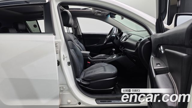 Kia Sportage 2012 — photo 16