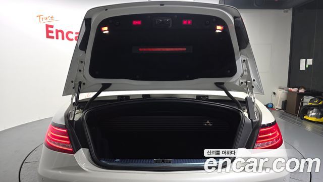 Mercedes-Benz S-Class 2017 — photo 18