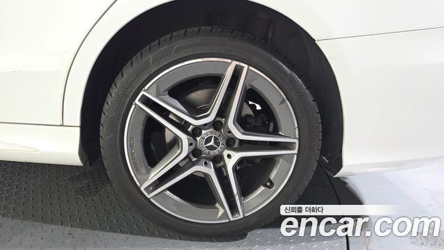 Mercedes-Benz C-Class 2019 — photo 5