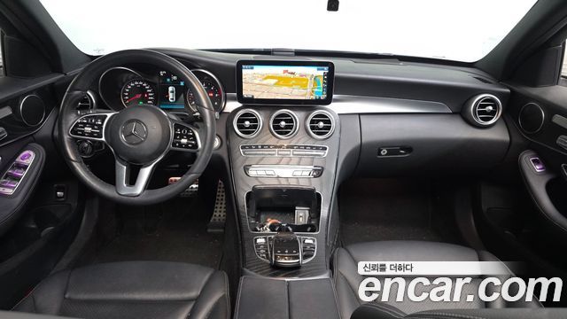 Mercedes-Benz C-Class 2019 — photo 10
