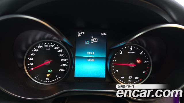 Mercedes-Benz C-Class 2019 — photo 11
