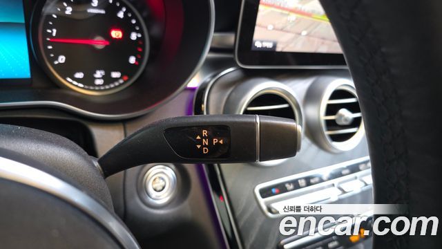 Mercedes-Benz C-Class 2019 — photo 12