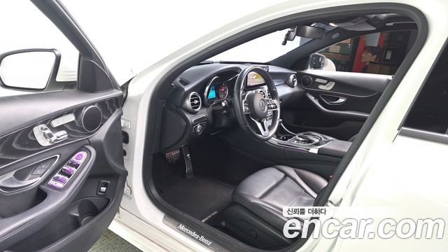 Mercedes-Benz C-Class 2019 — photo 13