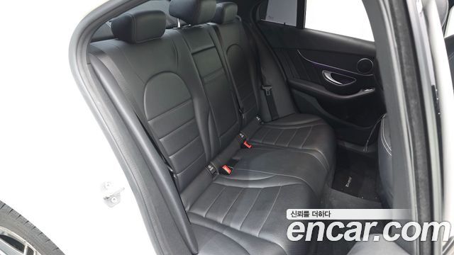 Mercedes-Benz C-Class 2019 — photo 17