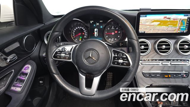 Mercedes-Benz C-Class 2019 — photo 18