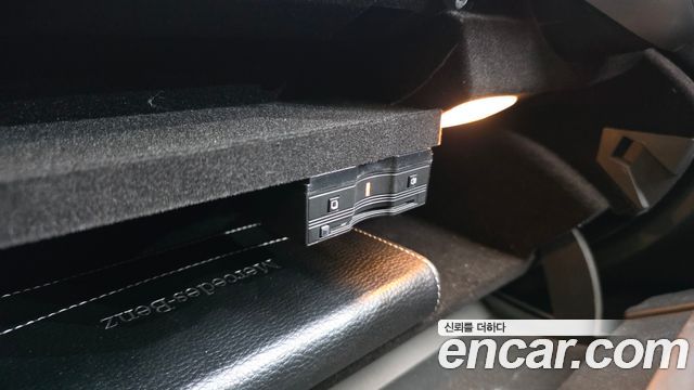 Mercedes-Benz C-Class 2019 — photo 21