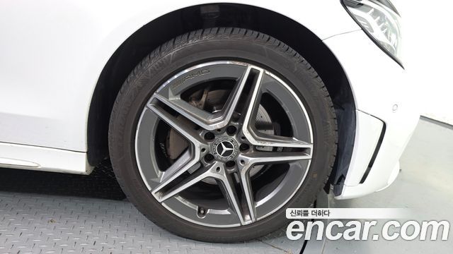 Mercedes-Benz C-Class 2019 — photo 7