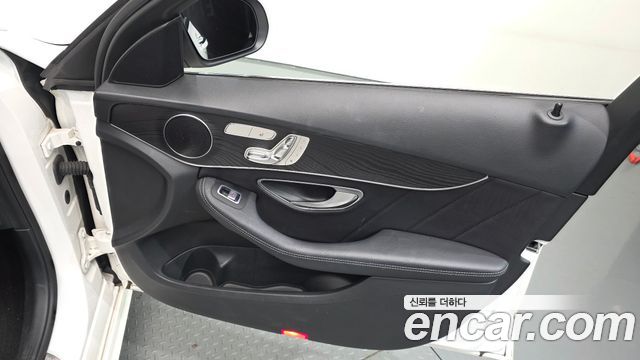 Mercedes-Benz C-Class 2019 — photo 14