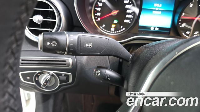 Mercedes-Benz C-Class 2019 — photo 27