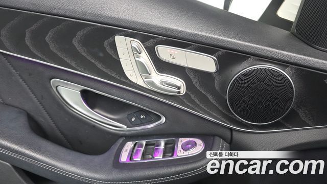 Mercedes-Benz C-Class 2019 — photo 28