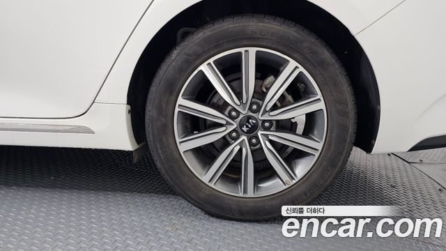 Kia K5 2020 — photo 7