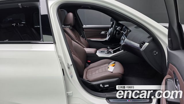 BMW 3-Series 2022 — photo 16