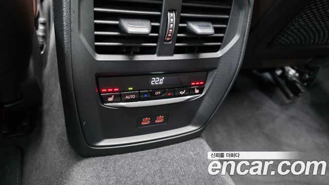 BMW 3-Series 2022 — photo 29