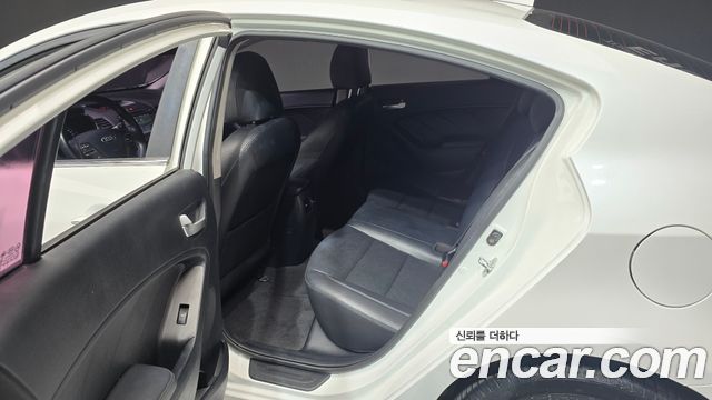 Kia K3 2015 — photo 11