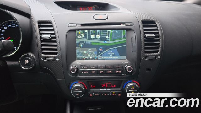 Kia K3 2015 — photo 20