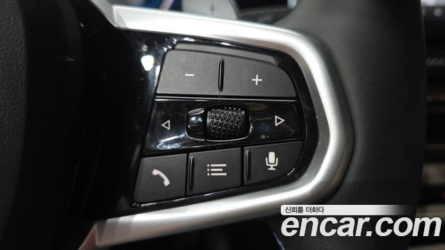 BMW 3-Series 2025 — photo 32