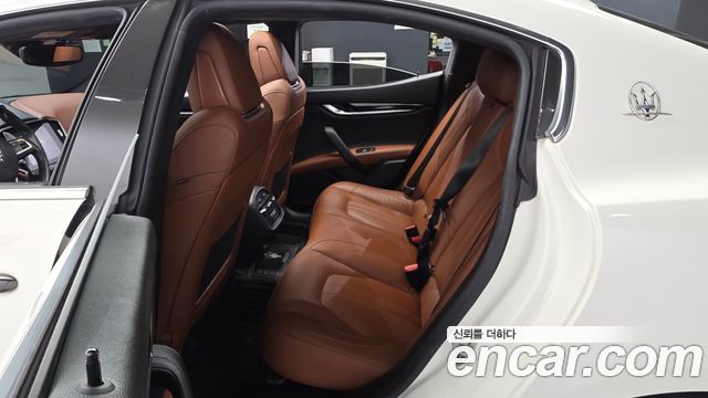 Maserati Ghibli 2019 — photo 17