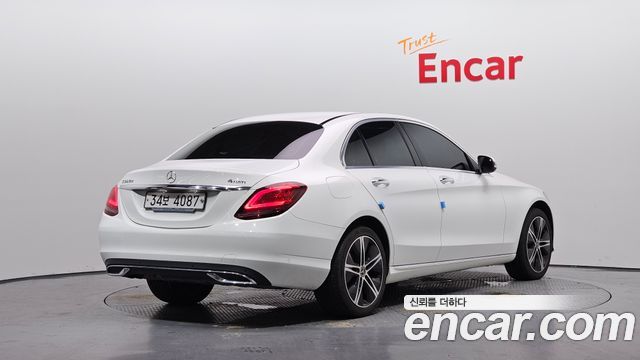 Mercedes-Benz C-Class 2019 — photo 2