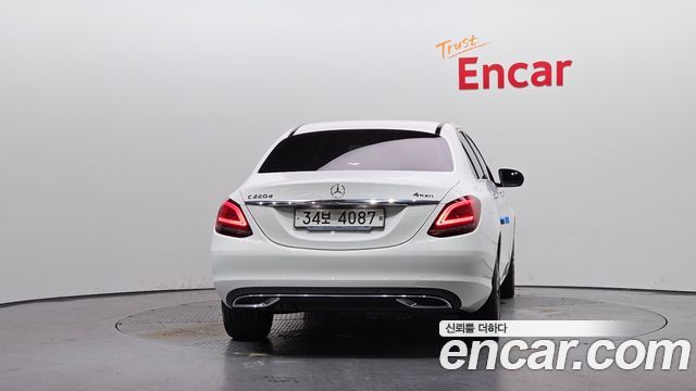 Mercedes-Benz C-Class 2019 — photo 4