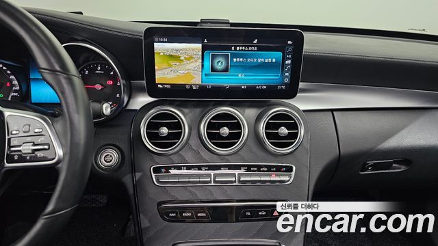 Mercedes-Benz C-Class 2019 — photo 20