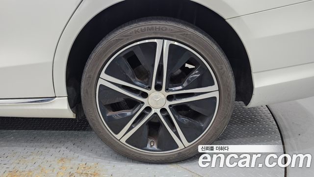 Mercedes-Benz C-Class 2019 — photo 7