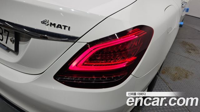 Mercedes-Benz C-Class 2019 — photo 9