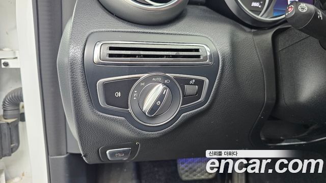 Mercedes-Benz C-Class 2019 — photo 27