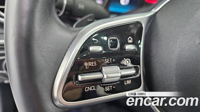Mercedes-Benz C-Class 2019 — photo 30