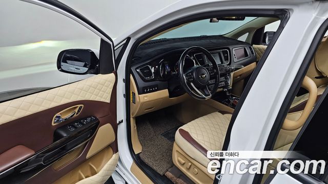 Kia Canival 2020 — photo 17