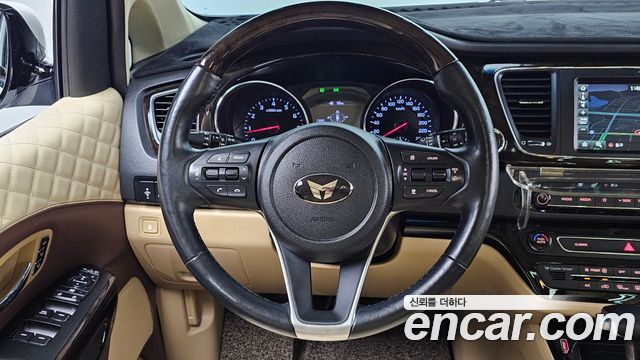 Kia Canival 2020 — photo 19