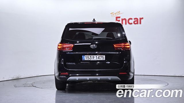 Kia Canival 2019 — photo 4