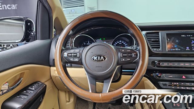 Kia Canival 2019 — photo 19