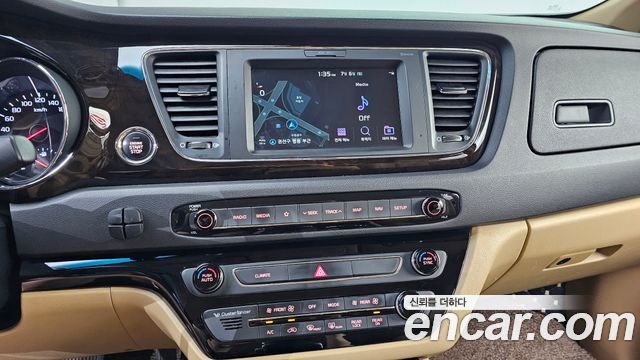 Kia Canival 2019 — photo 20