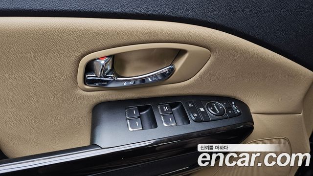 Kia Canival 2019 — photo 22