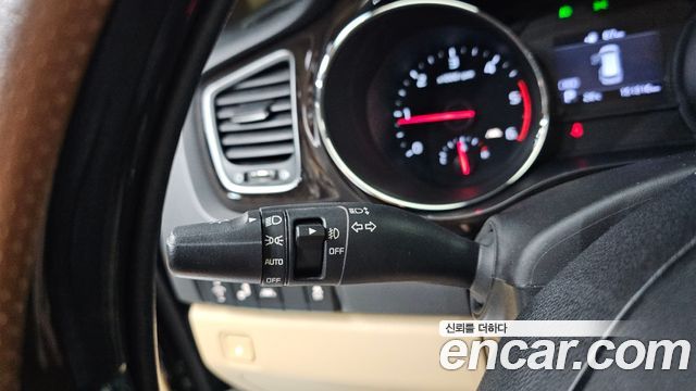 Kia Canival 2019 — photo 23