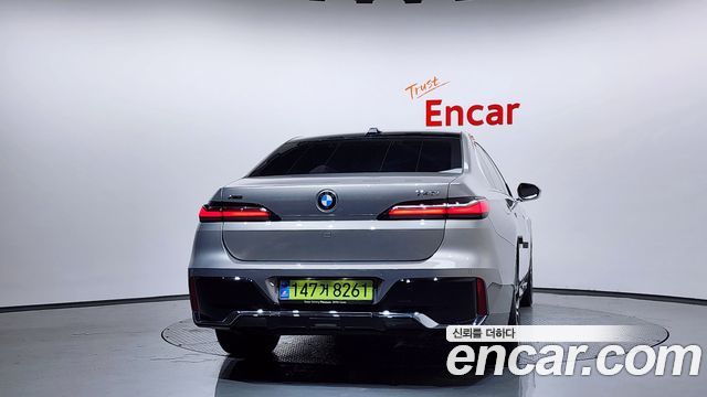 BMW 7-Series 2025 — photo 4