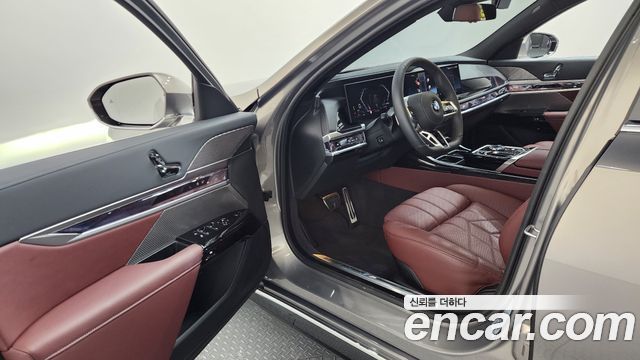 BMW 7-Series 2025 — photo 13