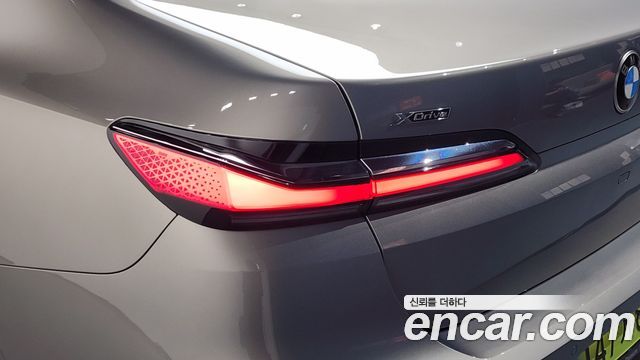 BMW 7-Series 2025 — photo 9