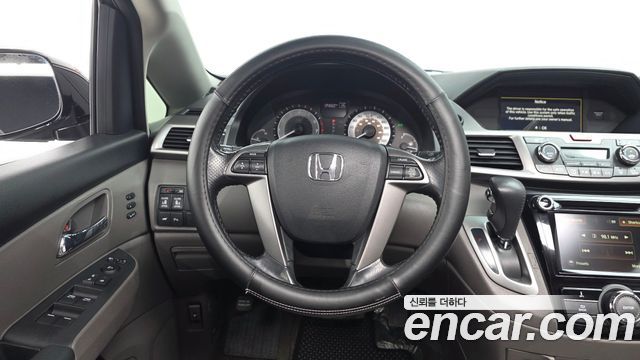 Honda Odyssey 2016 — photo 12