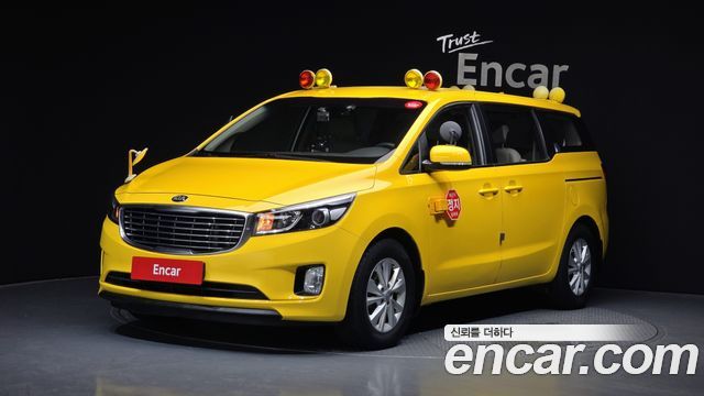 Kia Canival 2017 — photo 1