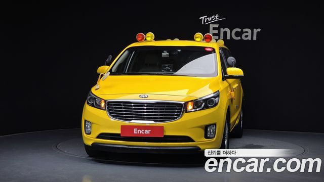 Kia Canival 2017 — photo 3