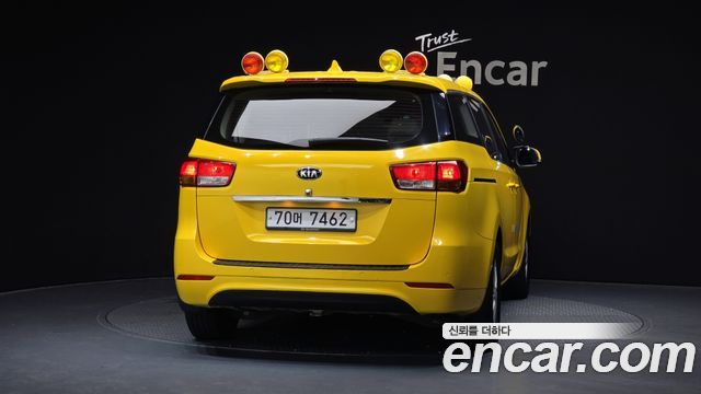 Kia Canival 2017 — photo 4