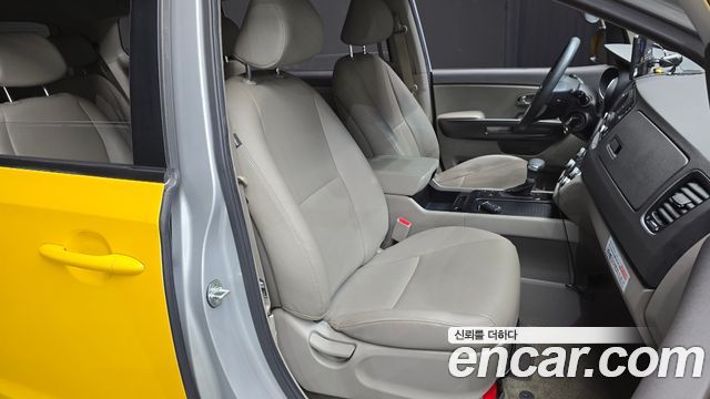 Kia Canival 2017 — photo 17