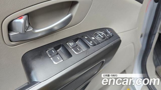 Kia Canival 2017 — photo 19
