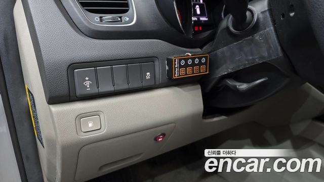 Kia Canival 2017 — photo 20