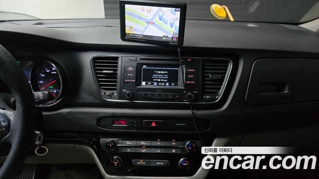 Kia Canival 2017 — photo 26