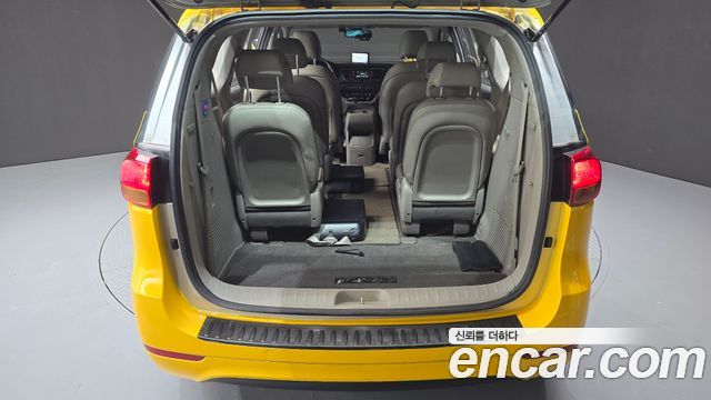 Kia Canival 2017 — photo 28