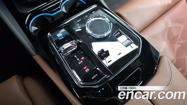 BMW i5 2024 — photo 12