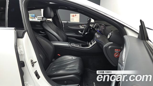 Mercedes-Benz CLS-Class 2023 — photo 11