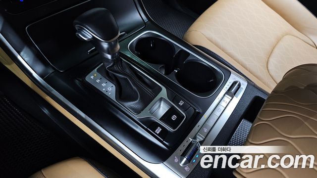 Kia Canival 2021 — photo 12